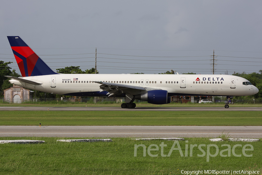 Delta Air Lines Boeing 757-26D (N900PC) | Photo 26182