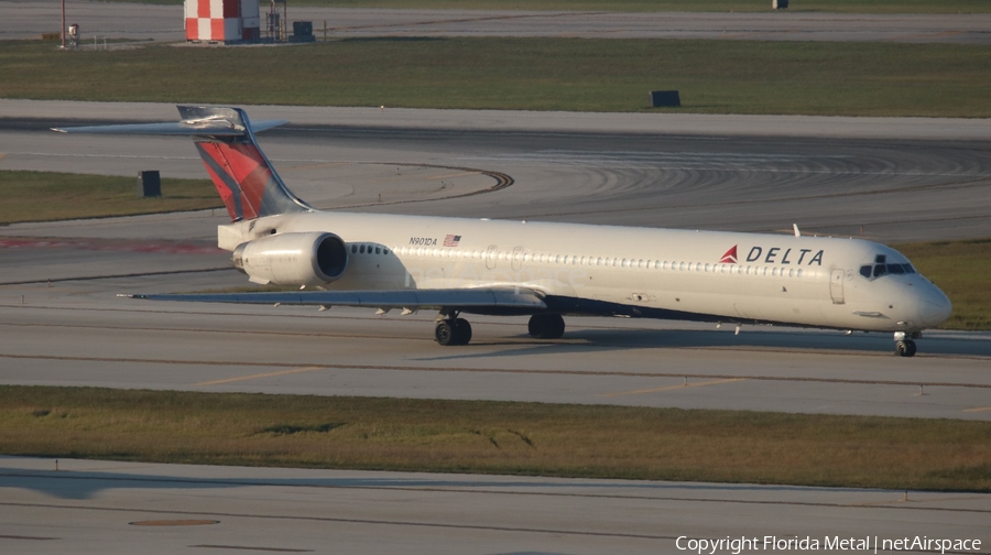 Delta Air Lines McDonnell Douglas MD-90-30 (N901DA) | Photo 319727