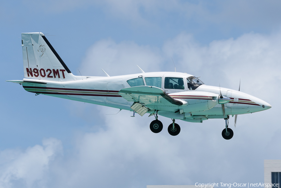 (Private) Piper PA-23-250 Aztec F (N902MT) | Photo 480203