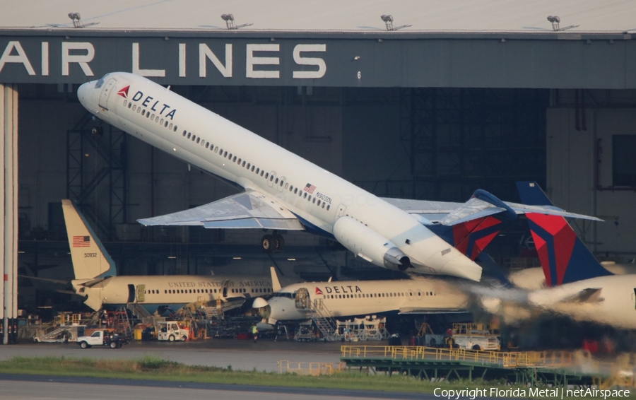 Delta Air Lines McDonnell Douglas MD-88 (N905DL) | Photo 300108