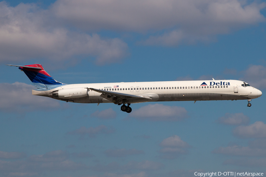 Delta Air Lines McDonnell Douglas MD-88 (N905DL) | Photo 214275