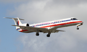 American Eagle Embraer ERJ-145LR (N905JH) at  Miami - International, United States