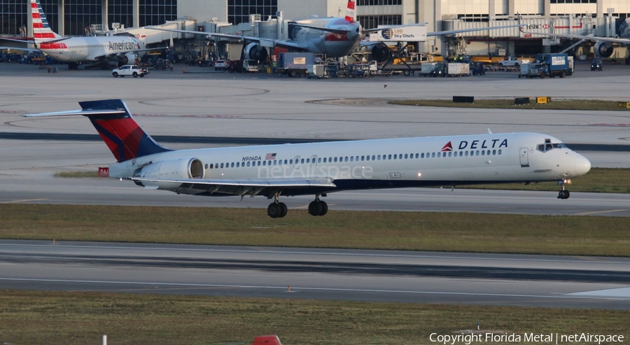 Delta Air Lines McDonnell Douglas MD-90-30 (N906DA) | Photo 320222