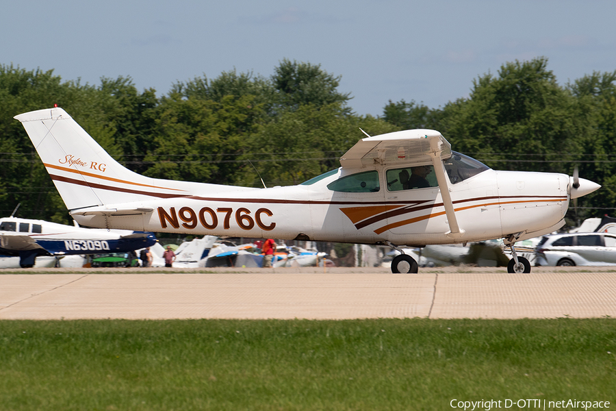 EVV Pilots Club Cessna R182 Skylane RG (N9076C) | Photo 659402