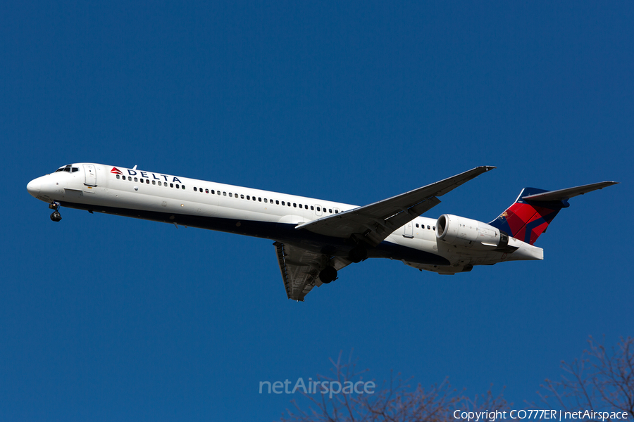 Delta Air Lines McDonnell Douglas MD-90-30 (N907DA) | Photo 150975