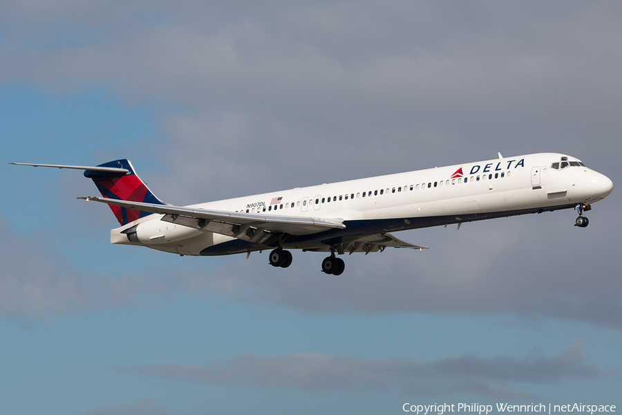 Delta Air Lines McDonnell Douglas MD-88 (N907DL) | Photo 137588