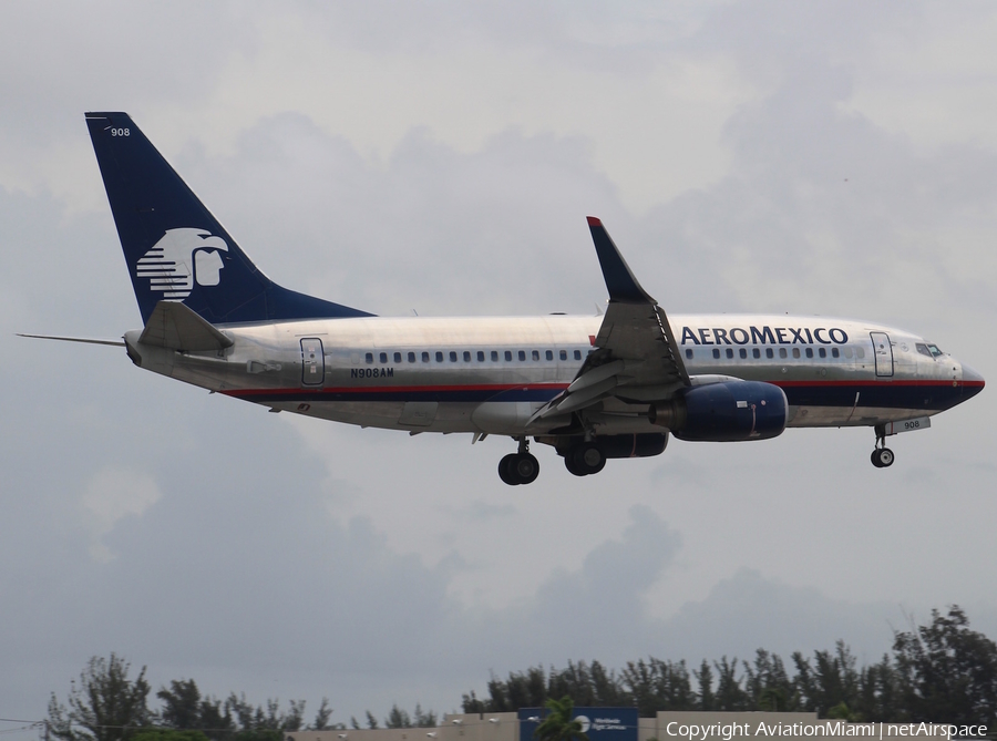 AeroMexico Boeing 737-752 (N908AM) | Photo 188094