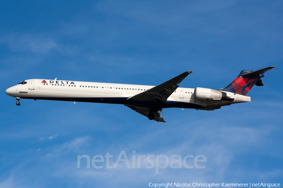 Delta Air Lines McDonnell Douglas MD-90-30 (N908DA) | Photo 127108