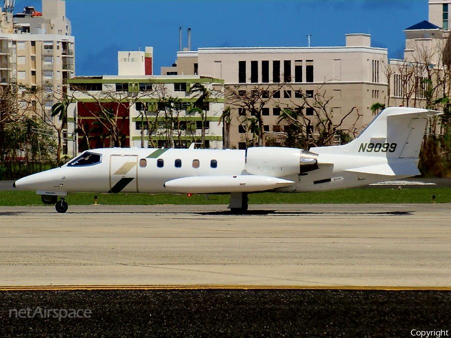 Med Air Learjet 35A (N9099) | Photo 213224