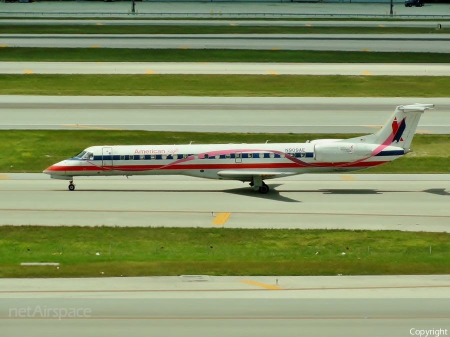 American Eagle Embraer ERJ-145LR (N909AE) | Photo 34353