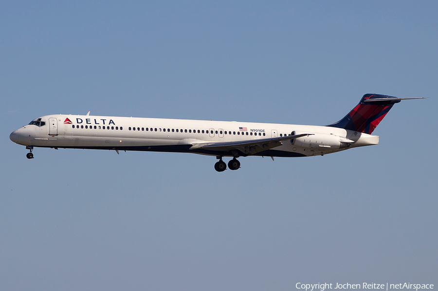Delta Air Lines McDonnell Douglas MD-88 (N909DE) | Photo 41419