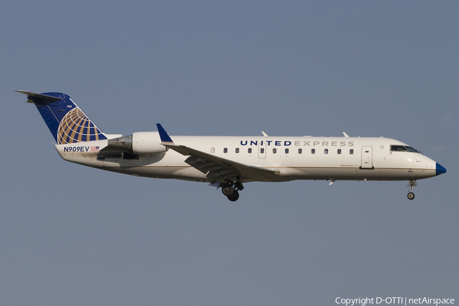 United Express (ExpressJet Airlines) Bombardier CRJ-200ER (N909EV) | Photo 440690