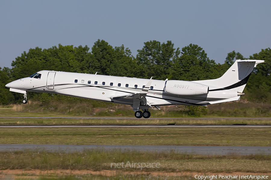 Executive Jet Management Embraer EMB-135BJ Legacy 600 (N909TT) | Photo 449252