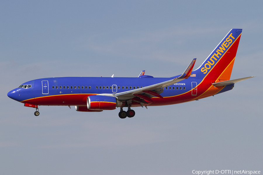 Southwest Airlines Boeing 737-7H4 (N909WN) | Photo 341125