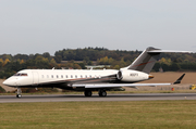 Flexjet Bombardier BD-700-1A10 Global Express (N90FX) at  London - Luton, United Kingdom
