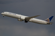 United Airlines Boeing 787-10 Dreamliner (N91007) at  Los Angeles - International, United States