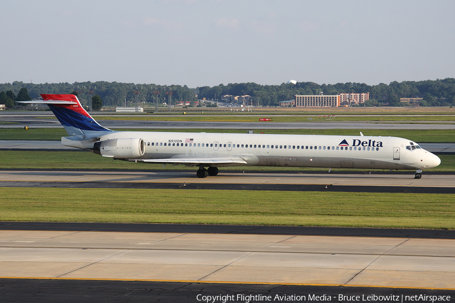 Delta Air Lines McDonnell Douglas MD-90-30 (N910DN) | Photo 152160