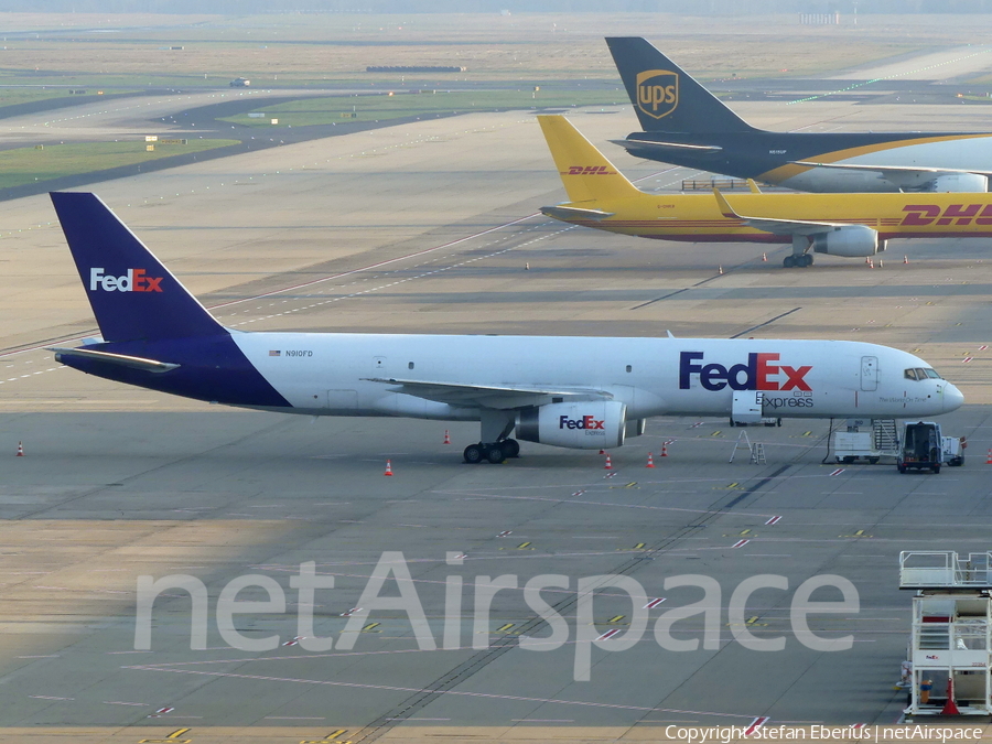 FedEx Boeing 757-236(SF) (N910FD) | Photo 413172