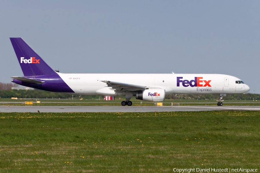 FedEx Boeing 757-236(SF) (N910FD) | Photo 658943