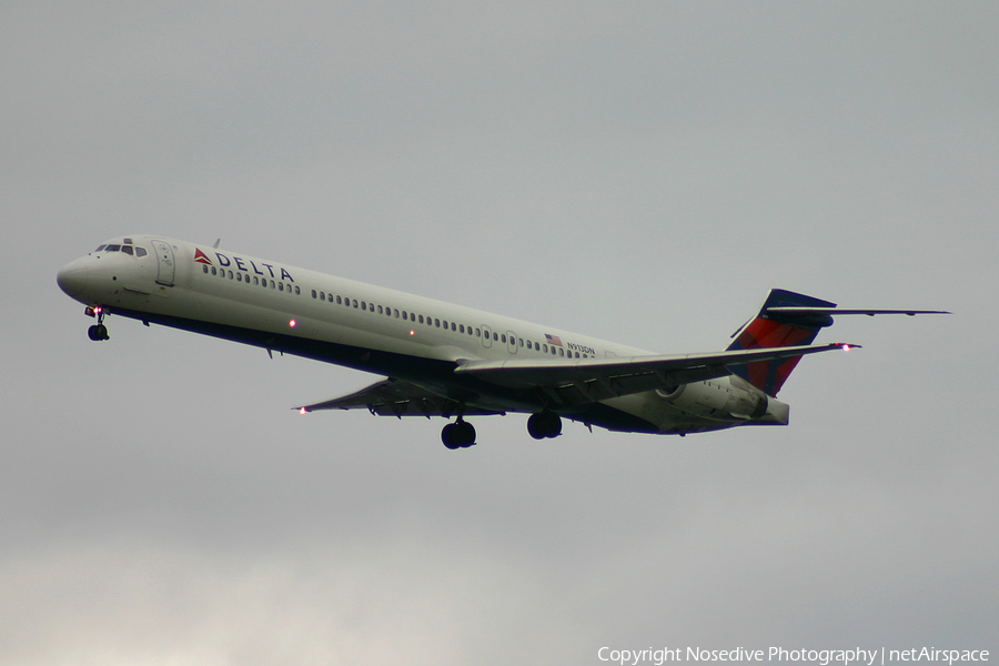 Delta Air Lines McDonnell Douglas MD-90-30 (N913DN) | Photo 2109