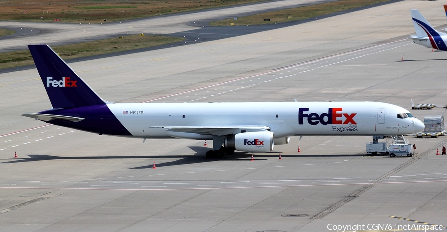 FedEx Boeing 757-28A(SF) (N913FD) | Photo 389206