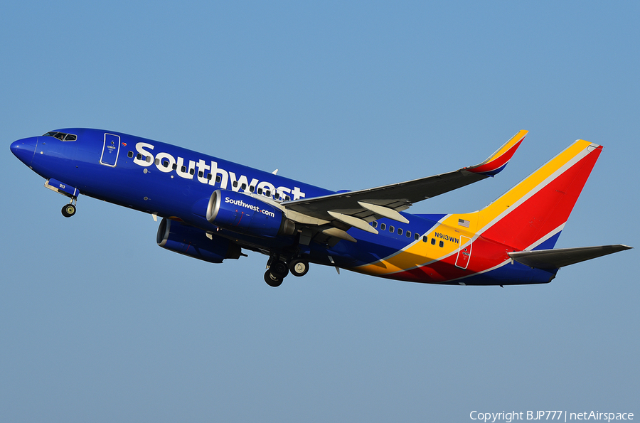 Southwest Airlines Boeing 737-7H4 (N913WN) | Photo 261328