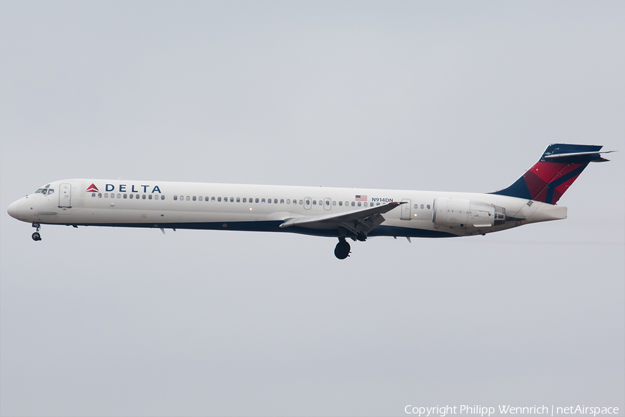 Delta Air Lines McDonnell Douglas MD-90-30 (N914DN) | Photo 230589