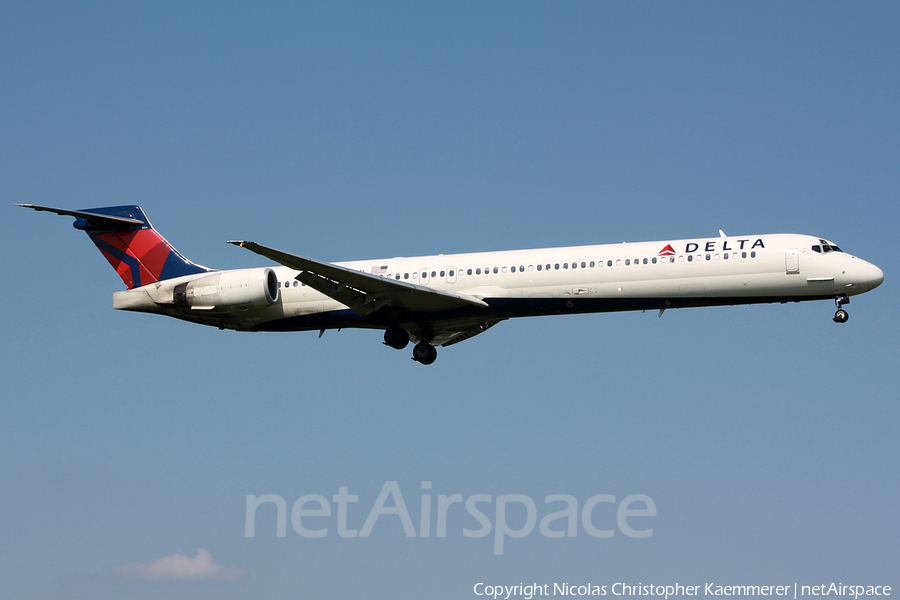 Delta Air Lines McDonnell Douglas MD-90-30 (N914DN) | Photo 126981