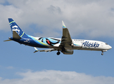 Alaska Airlines Boeing 737-9 MAX (N915AK) at  Dallas/Ft. Worth - International, United States