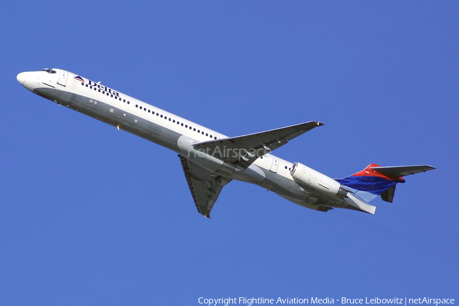 Delta Air Lines McDonnell Douglas MD-88 (N915DL) | Photo 182813