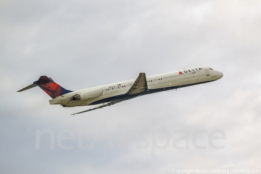 Delta Air Lines McDonnell Douglas MD-88 (N915DL) | Photo 438562