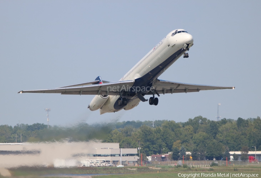 Delta Air Lines McDonnell Douglas MD-88 (N915DL) | Photo 299774