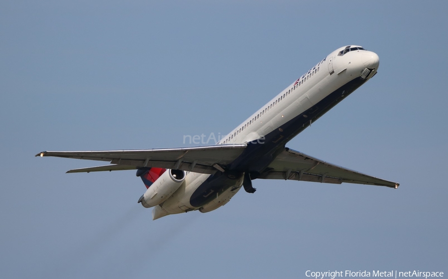 Delta Air Lines McDonnell Douglas MD-88 (N915DL) | Photo 320541