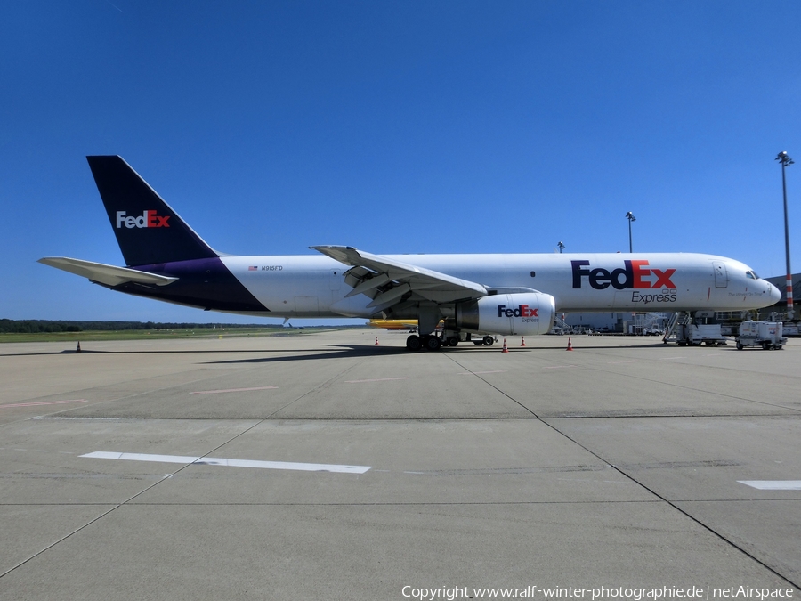 FedEx Boeing 757-236(SF) (N915FD) | Photo 375670
