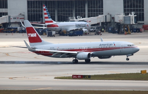 American Airlines Boeing 737-823 (N915NN) at  Miami - International, United States