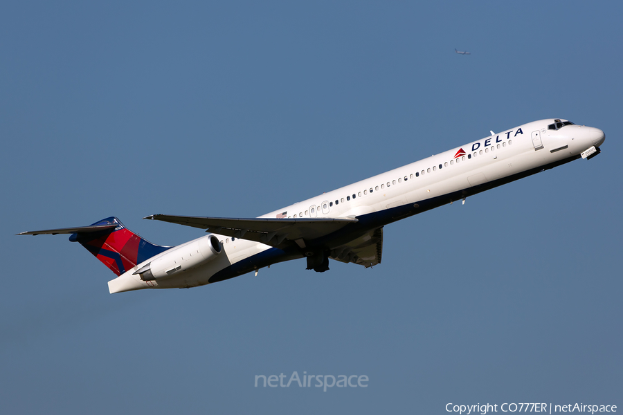 Delta Air Lines McDonnell Douglas MD-88 (N916DE) | Photo 289717