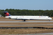 Delta Air Lines McDonnell Douglas MD-88 (N916DE) at  Pensacola - Regional, United States