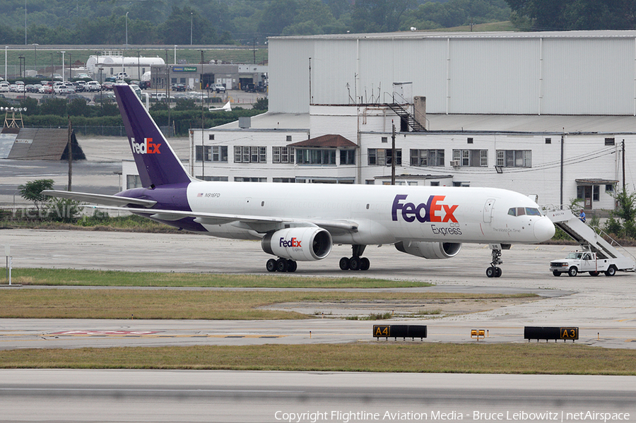 FedEx Boeing 757-27B(SF) (N916FD) | Photo 82607