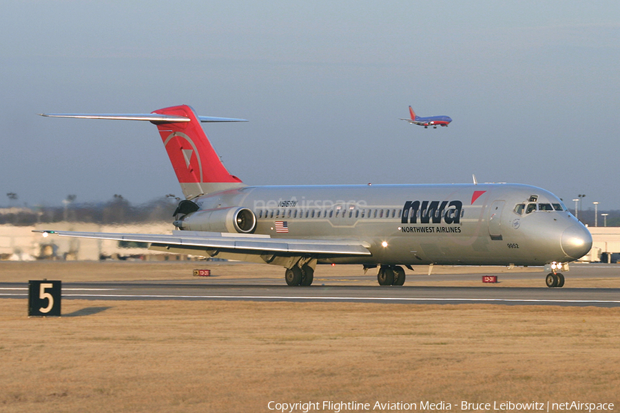 Northwest Airlines Douglas DC-9-31 (N916RW) | Photo 178021