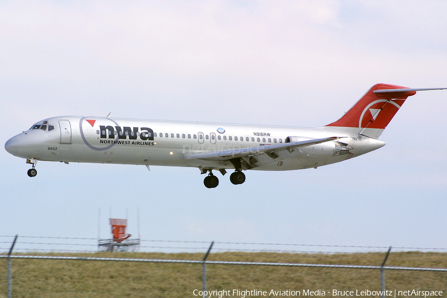 Northwest Airlines Douglas DC-9-31 (N916RW) | Photo 182575