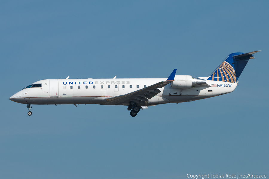 United Express (SkyWest Airlines) Bombardier CRJ-200LR (N916SW) | Photo 299009