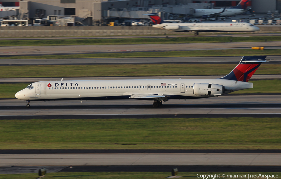 Delta Air Lines McDonnell Douglas MD-90-30 (N917DN) | Photo 6647