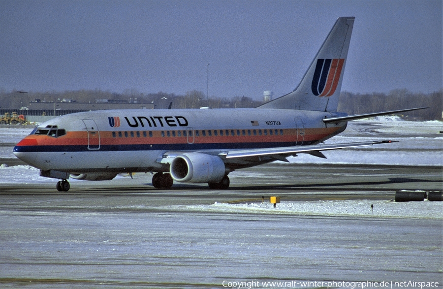 United Airlines Boeing 737-522 (N917UA) | Photo 443599