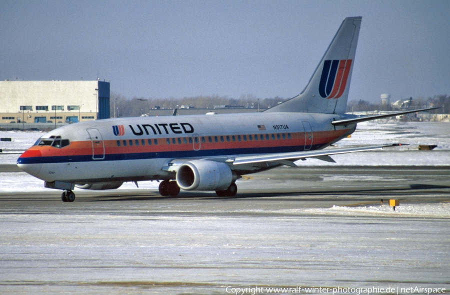 United Airlines Boeing 737-522 (N917UA) | Photo 456651