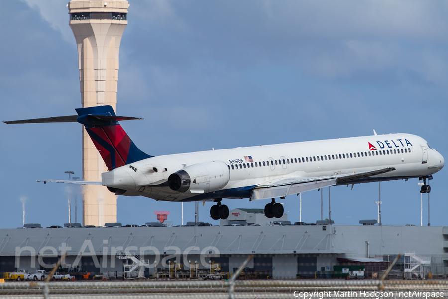 Delta Air Lines McDonnell Douglas MD-90-30 (N918DH) | Photo 254842