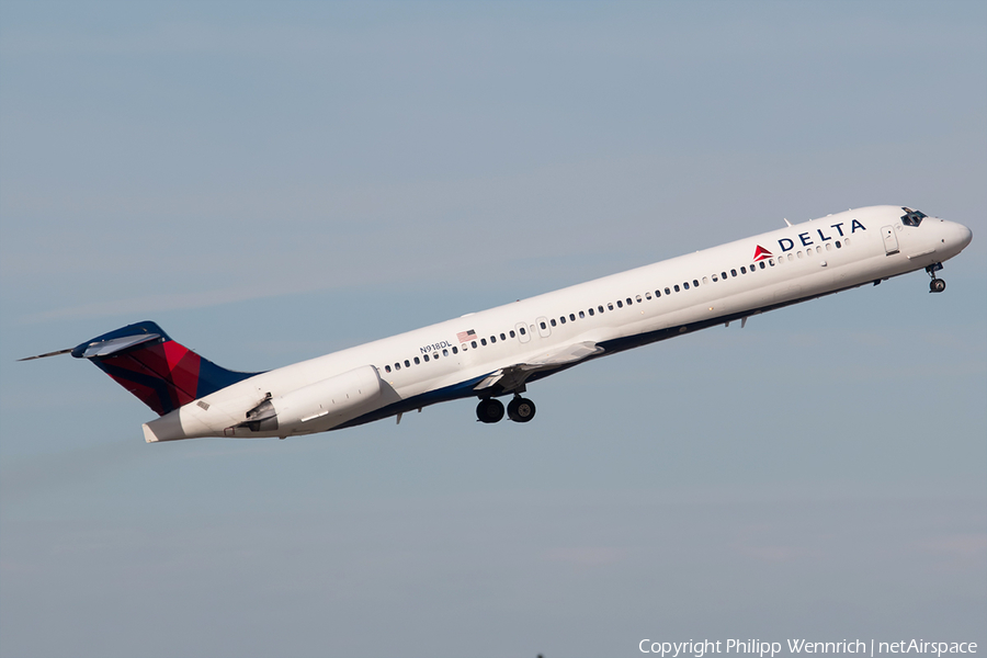 Delta Air Lines McDonnell Douglas MD-88 (N918DL) | Photo 227614