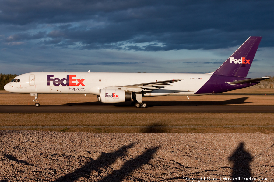 FedEx Boeing 757-23A(SF) (N918FD) | Photo 421648