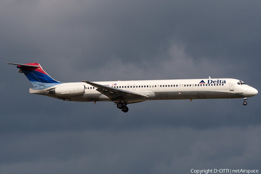 Delta Air Lines McDonnell Douglas MD-88 (N919DE) | Photo 214401