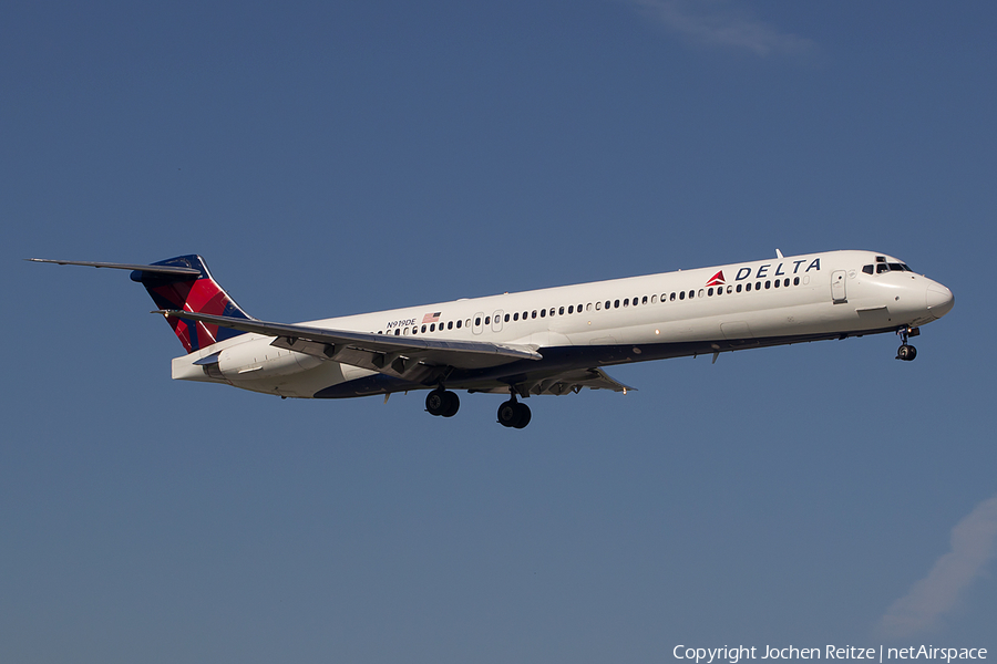 Delta Air Lines McDonnell Douglas MD-88 (N919DE) | Photo 105417