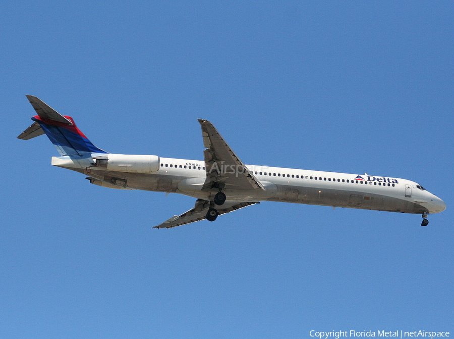 Delta Air Lines McDonnell Douglas MD-88 (N919DL) | Photo 302741